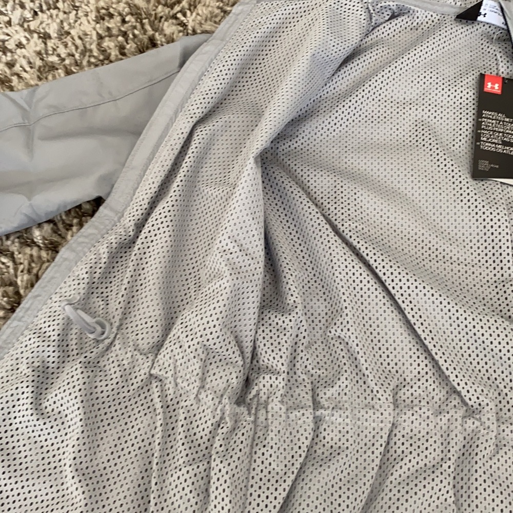 UNDER ARMOUR HOODED WINDBREAKER XS - Picture 4 of 11